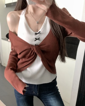 Pseudo-two halter tops enticement spring sweater