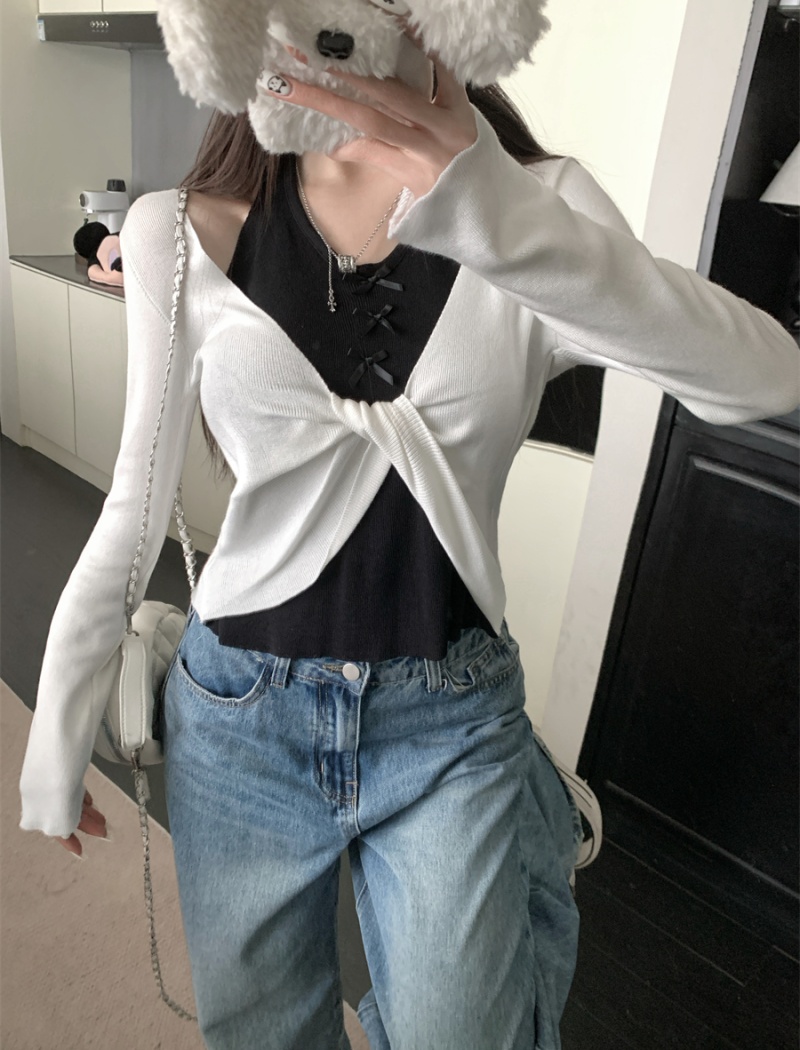 Pseudo-two halter tops enticement spring sweater