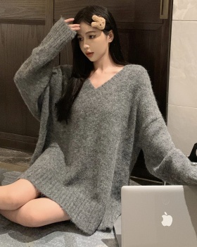 Pullover loose lazy V-neck sweater for women