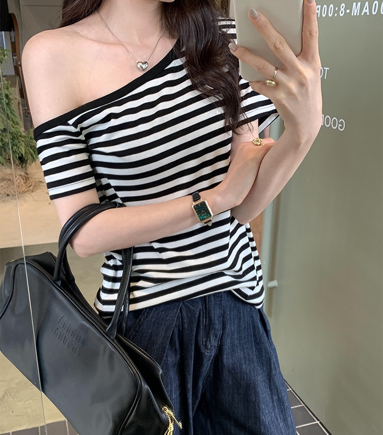 Strapless short sleeve sloping shoulder T-shirt for women