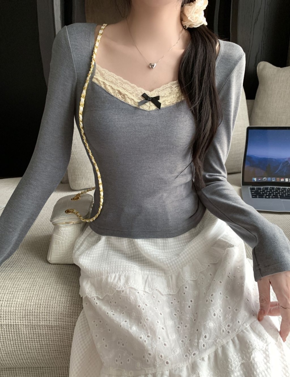 Lace screw thread long sleeve spring splice T-shirt