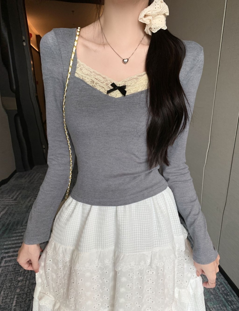 Lace screw thread long sleeve spring splice T-shirt