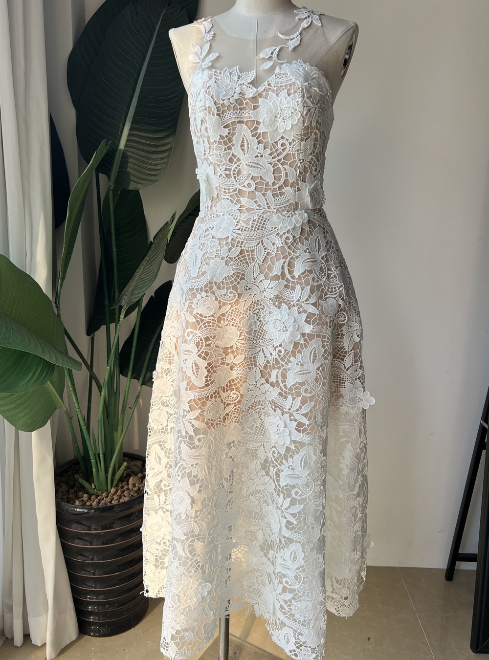 White niche formal dress wedding lace dress