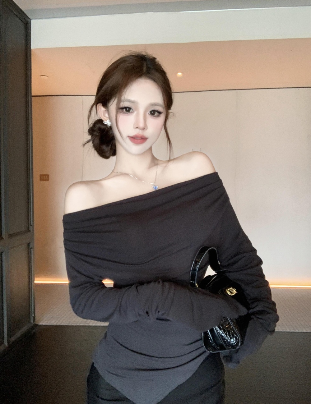 Flat shoulder sloping shoulder tops irregular T-shirt