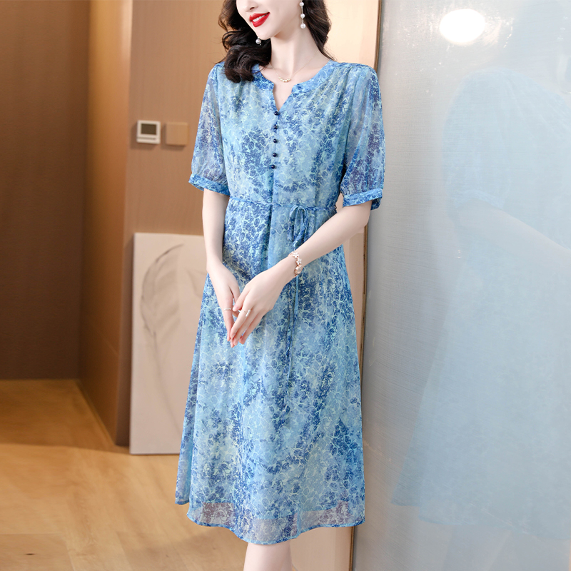 Floral seaside light luxury dress for women