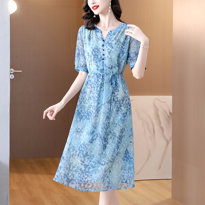 Floral seaside light luxury dress for women