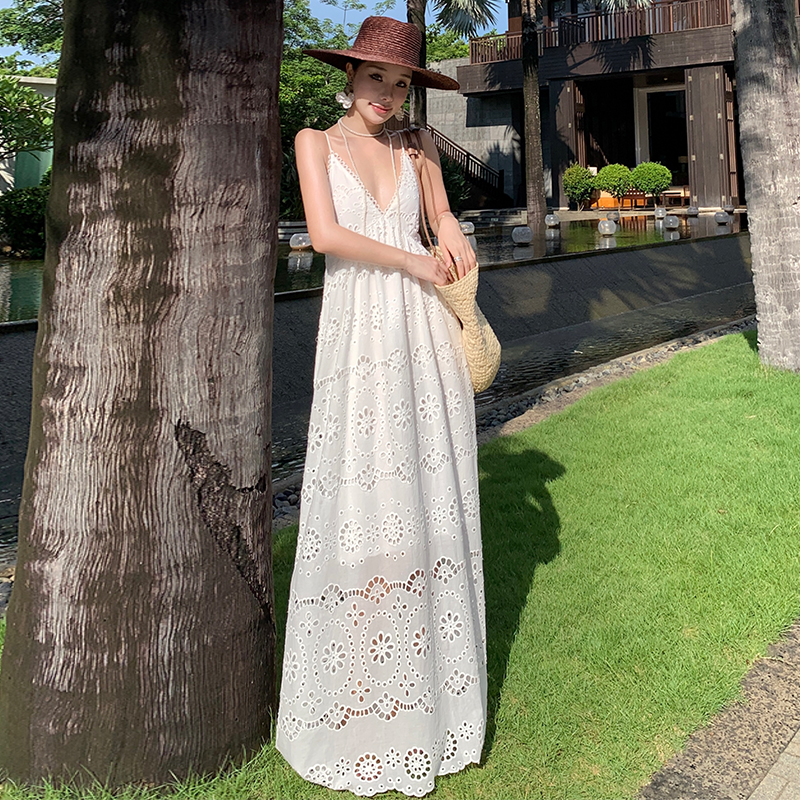 Vacation sexy halter embroidery sling hollow dress