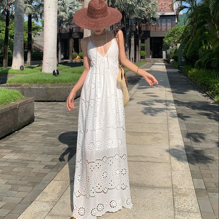 Vacation sexy halter embroidery sling hollow dress