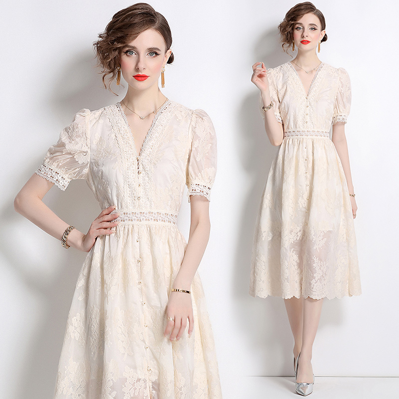 Slim lace V-neck temperament embroidered dress