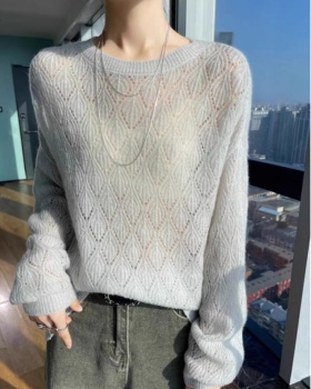 Knitted loose round neck long sleeve thin sweater