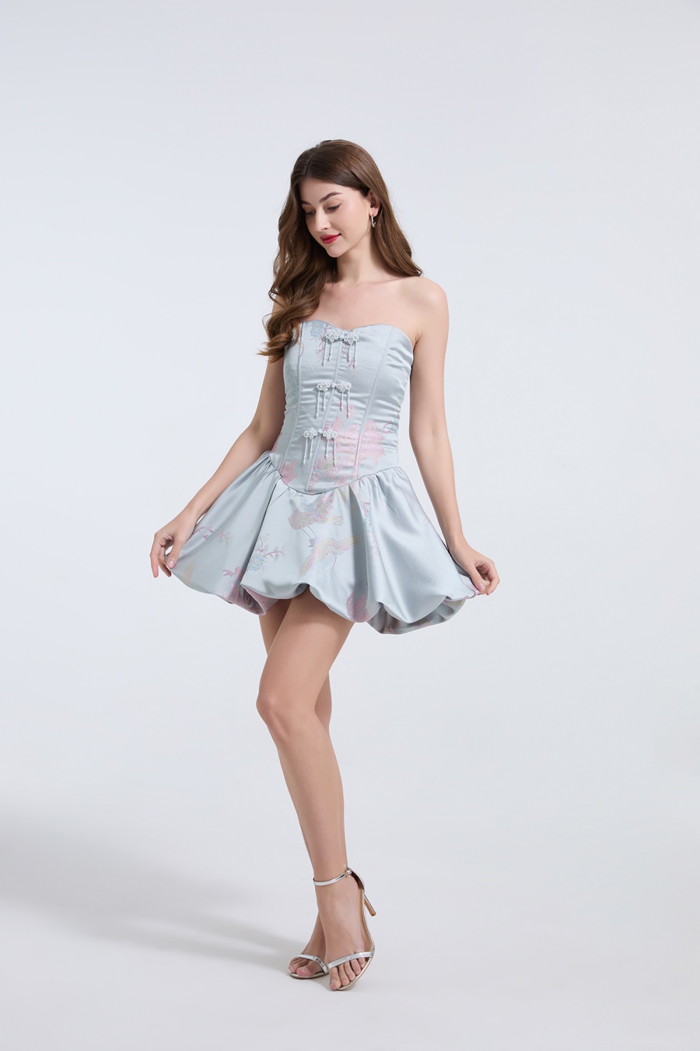 Thick and disorderly diamond embroidery dress