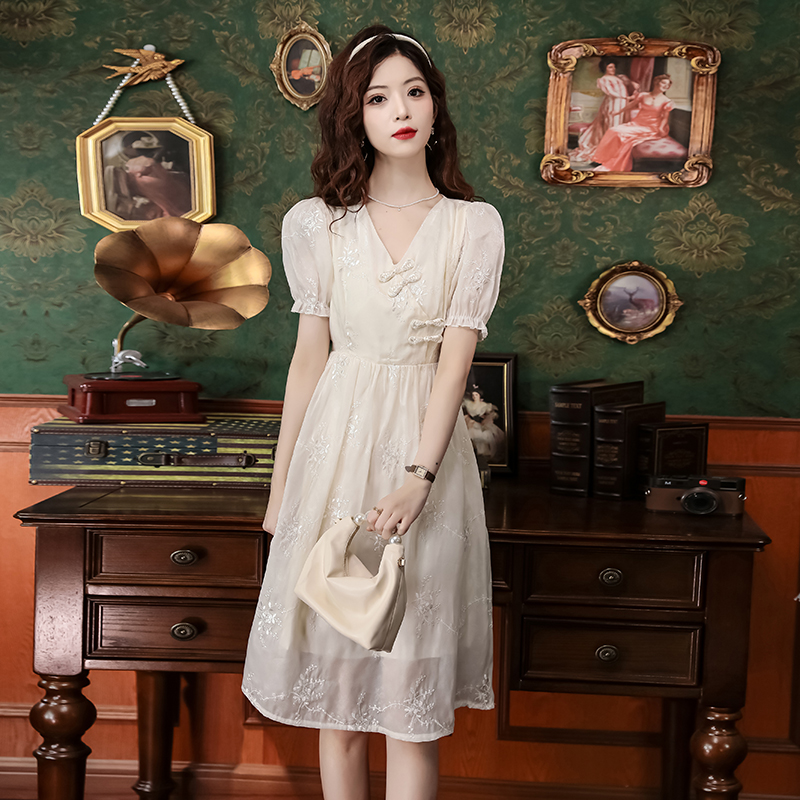 Embroidery puff sleeve dress spring and summer cheongsam