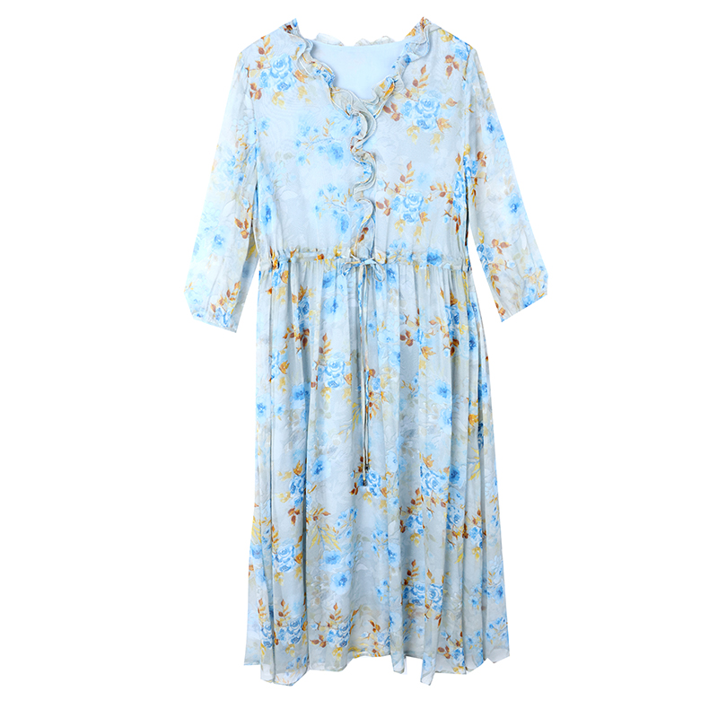 Show young refinement spring and summer tender dress