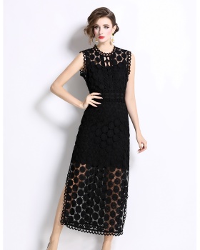 Slit France style decorous hollow banquet dress