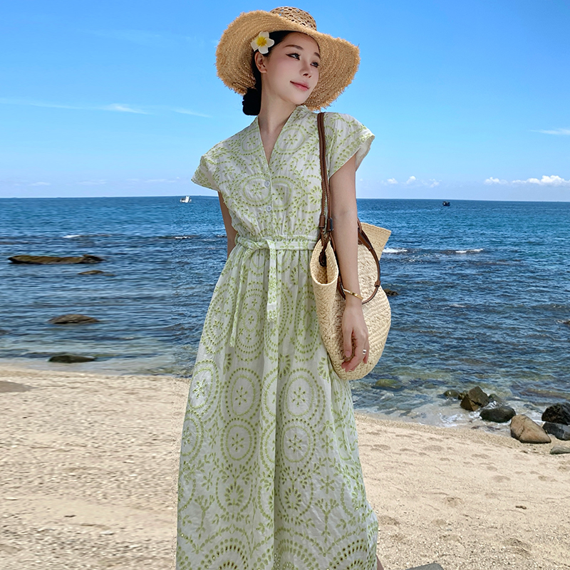 V-neck hollow vacation embroidery France style dress