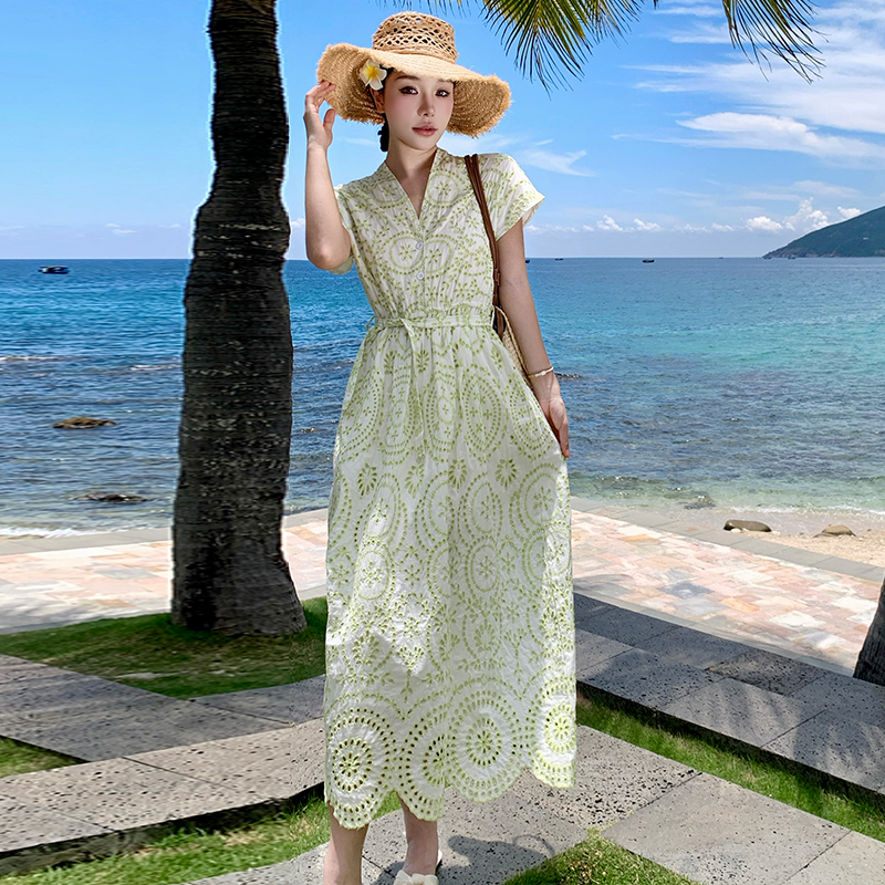 V-neck hollow vacation embroidery France style dress