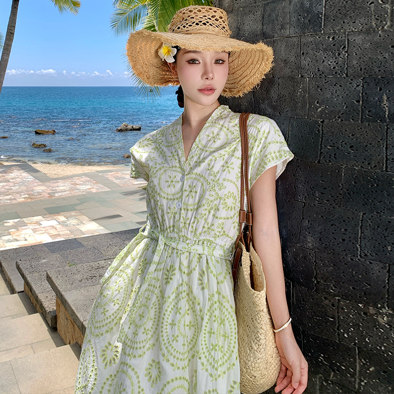 V-neck hollow vacation embroidery France style dress