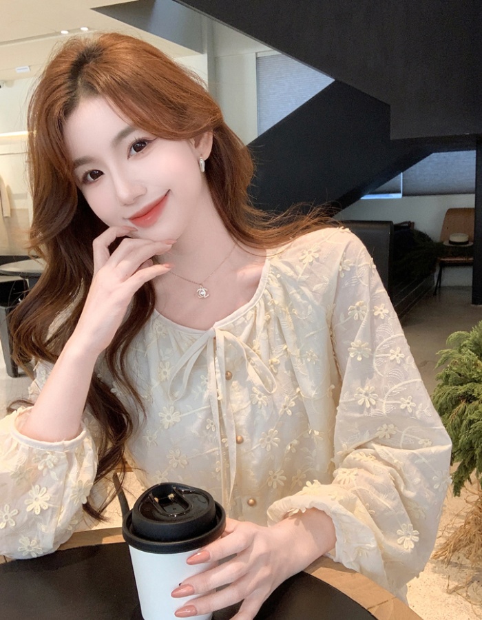 Round neck stereoscopic small shirt spring tops for women