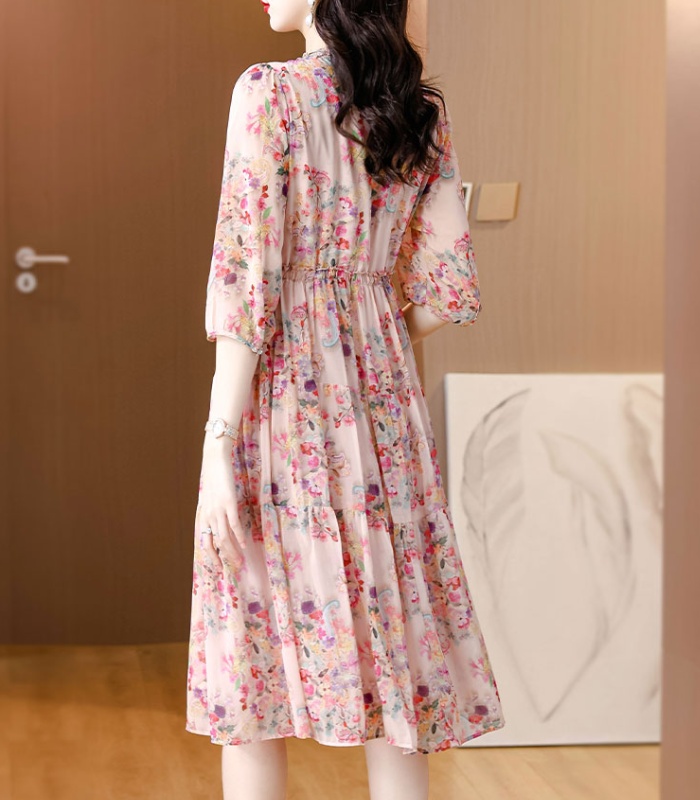 Show young V-neck tender pinched waist real silk dress