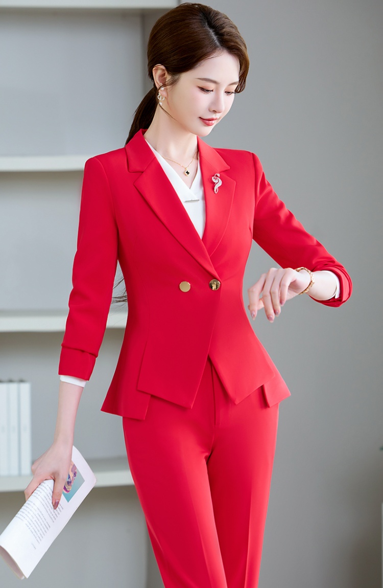 Business suit a set for women