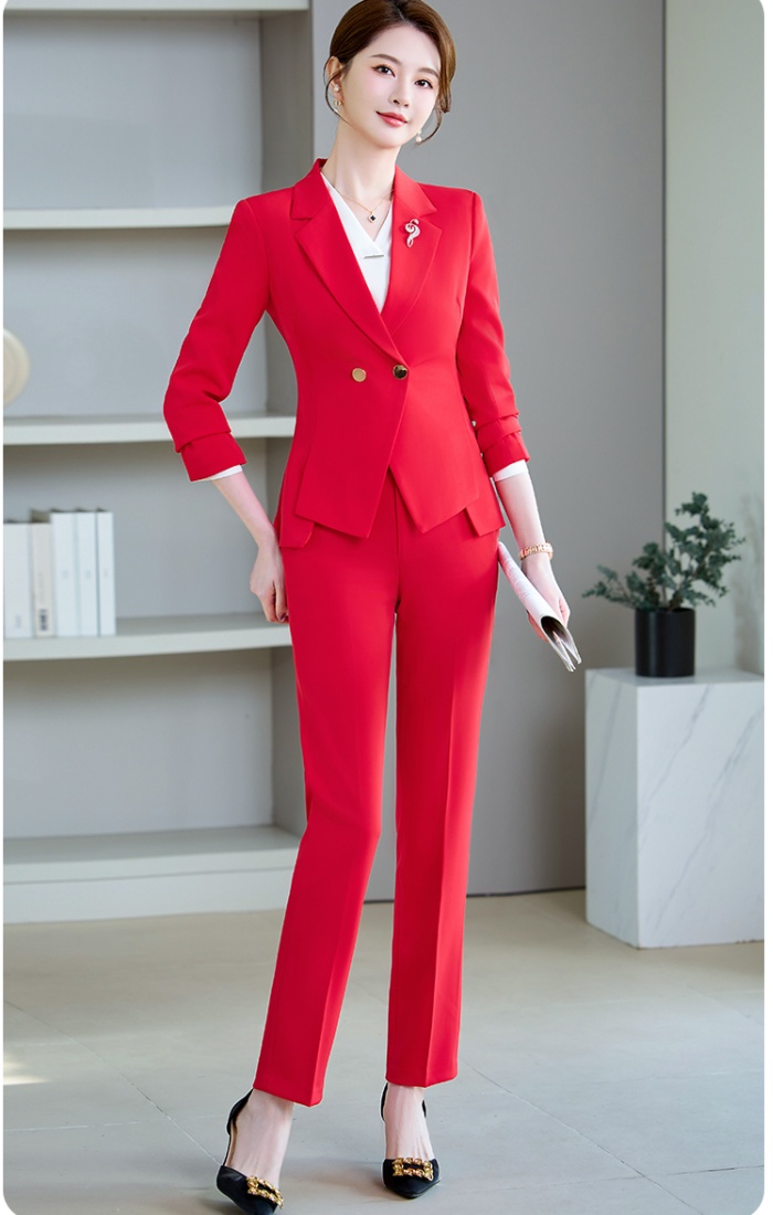 Business suit a set for women