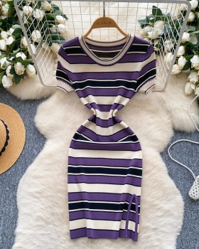 Round neck pinched waist niche stripe knitted dress