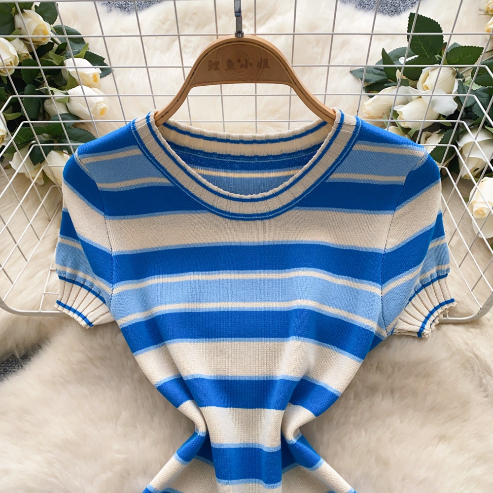 Round neck pinched waist niche stripe knitted dress