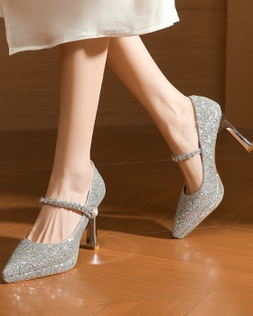 High-heeled shoes for women