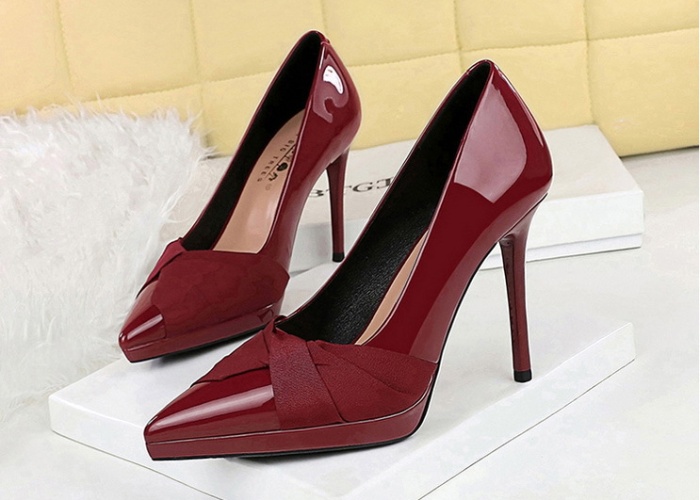 Low bow high-heeled shoes European style shoes