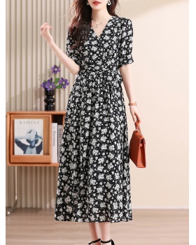 V-neck Cover belly temperament floral retro dress for women