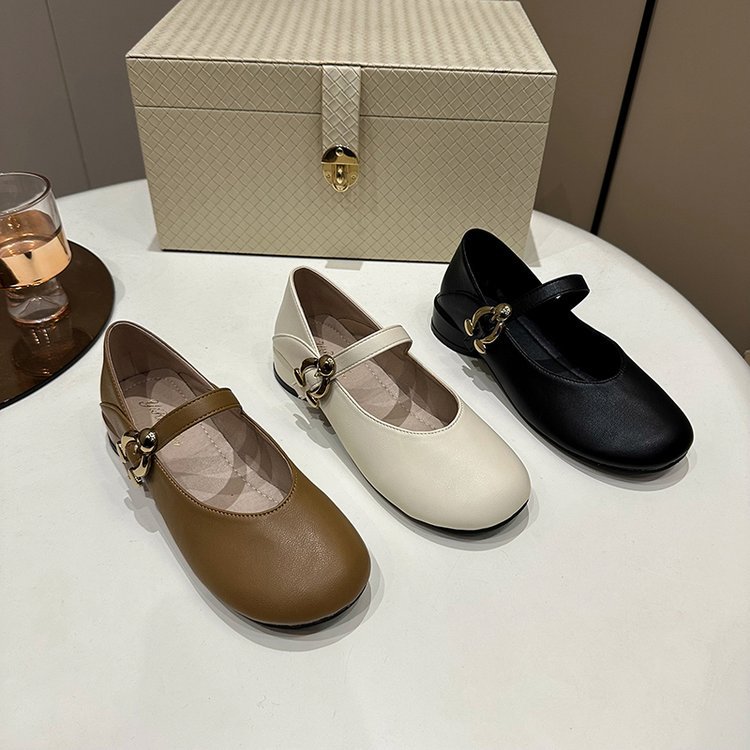 Small low flattie France style leather shoes for women