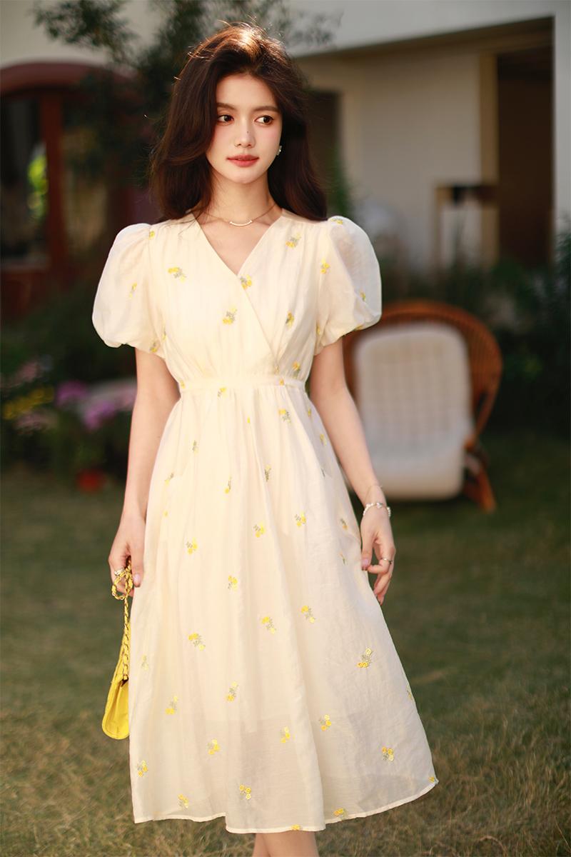 Temperament slim frenum floral embroidery high waist dress