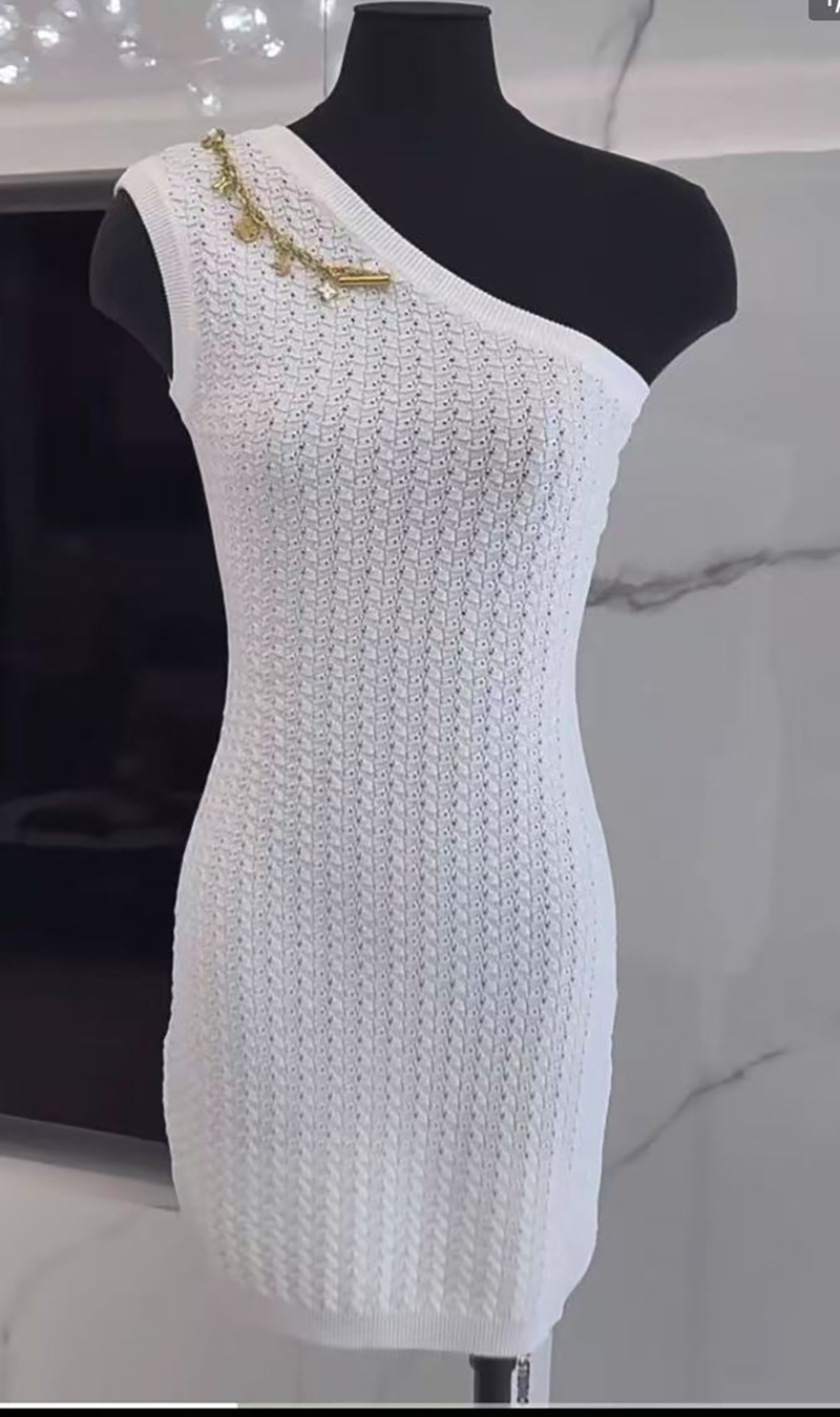 Enticement unique shoulder tight temperament dress