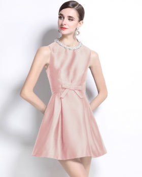 Spring pinched waist sleeveless slim dress for women