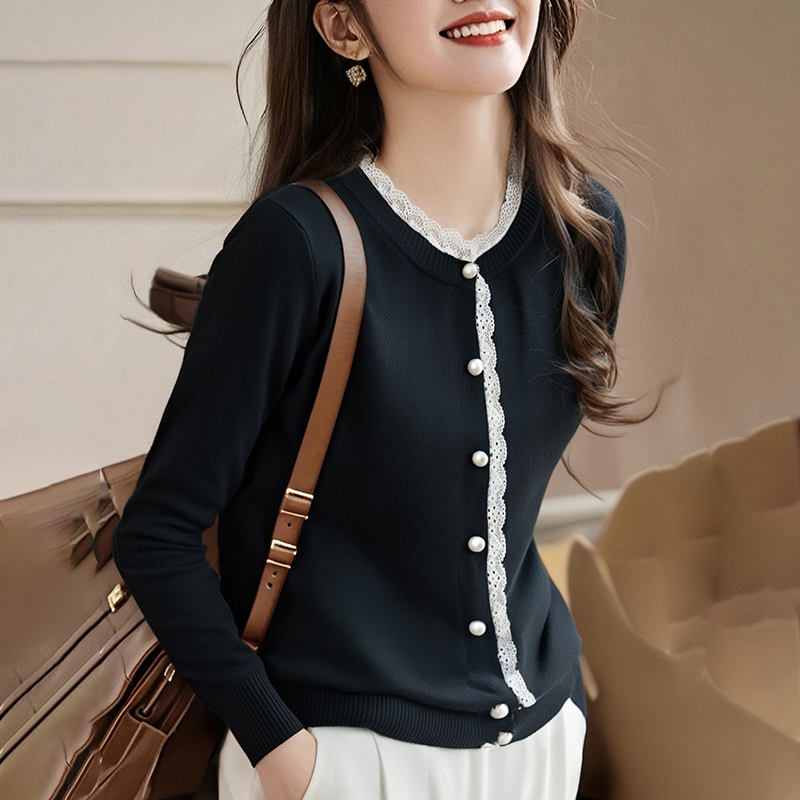 Wood ear tops round neck sweater for women