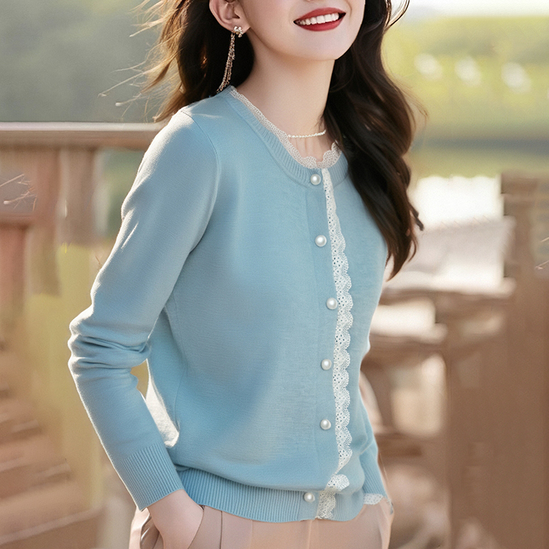 Wood ear tops round neck sweater for women