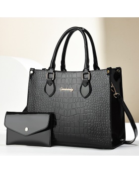 High capacity composite bag crocodile shoulder bag for women