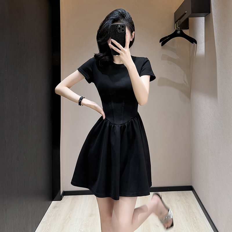 Summer Hepburn style T-back slim pinched waist dress