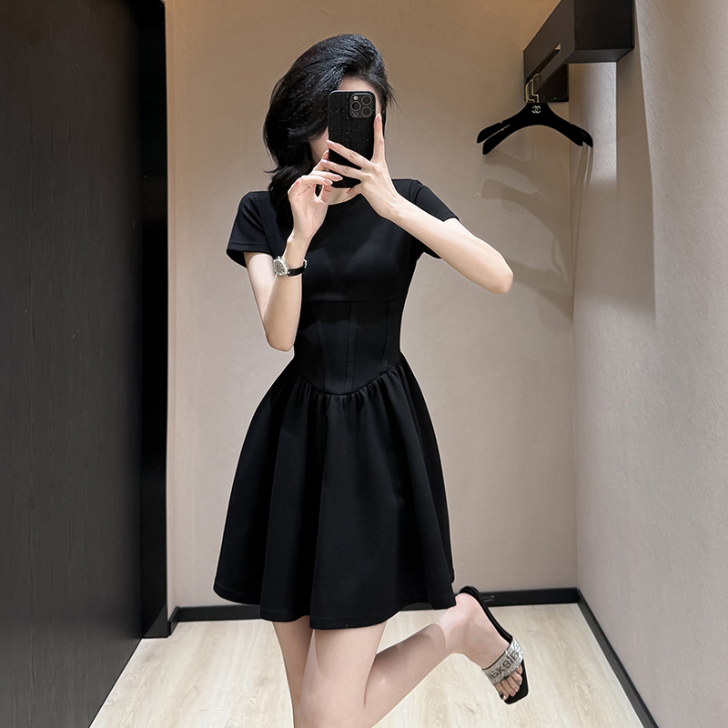 Summer Hepburn style T-back slim pinched waist dress