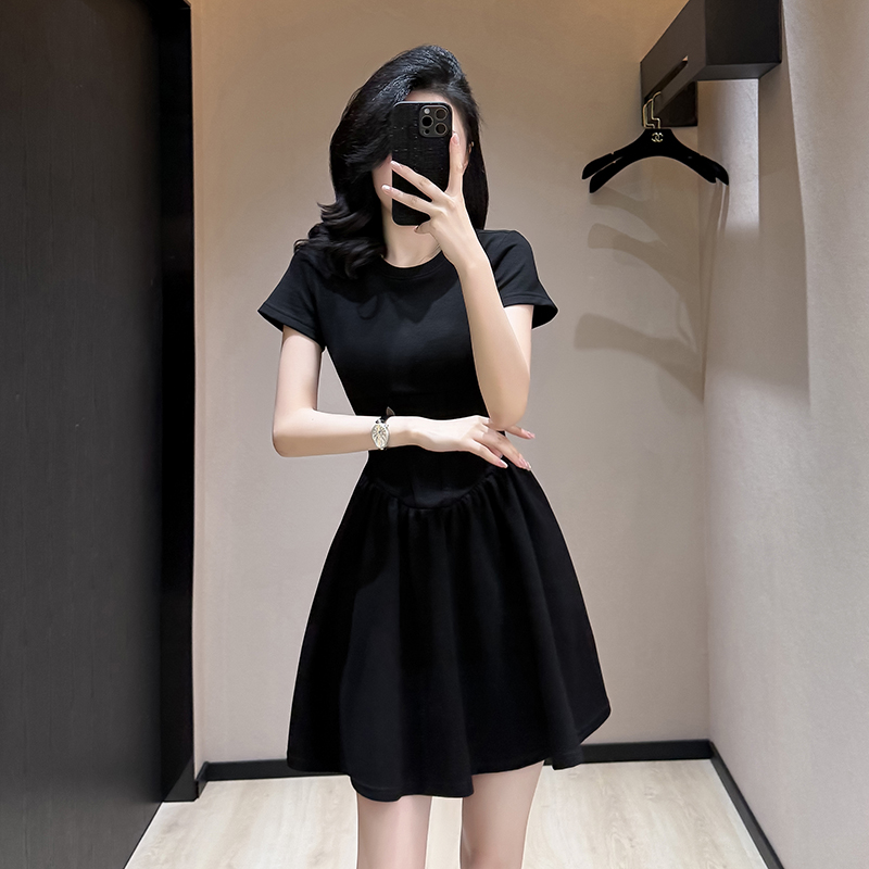 Summer Hepburn style T-back slim pinched waist dress