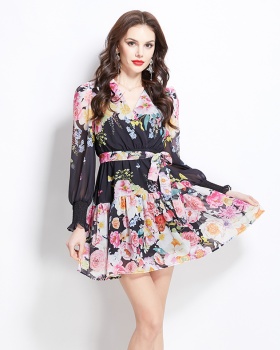 Spring and summer painting short vacation V-neck dress