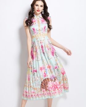 Sleeveless spring and summer pattern dress