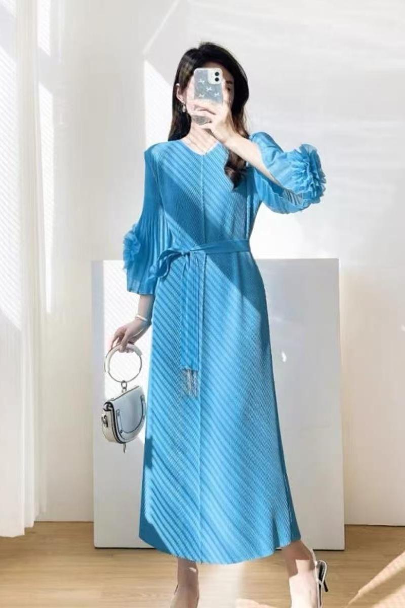 Trumpet sleeves belt European style long dress for women