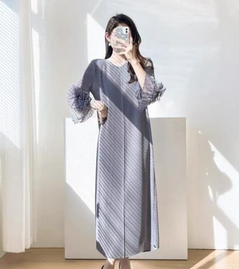 Trumpet sleeves belt European style long dress for women