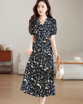 Summer Casual V-neck black floral puff sleeve dress for women