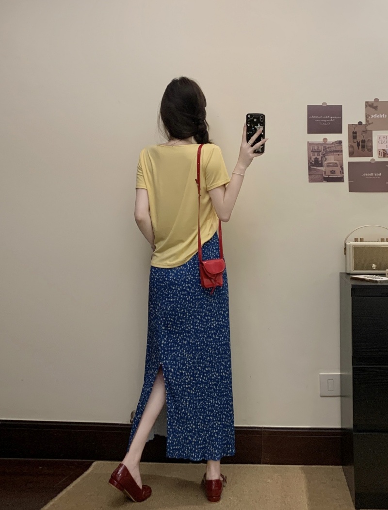 Floral minimalist T-shirt doctrine temperament skirt a set
