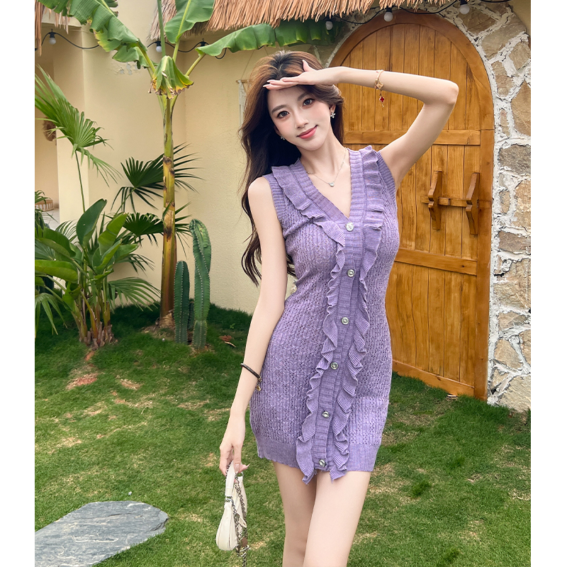 V-neck enticement sleeveless dress knitted wood ear dress