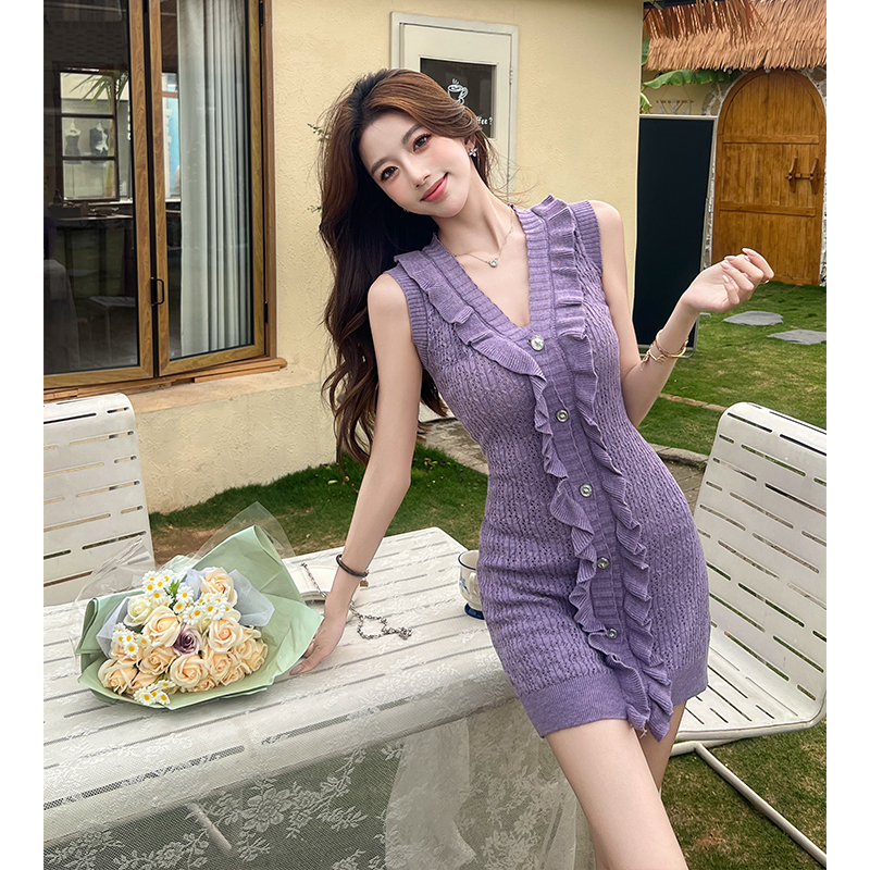 V-neck enticement sleeveless dress knitted wood ear dress