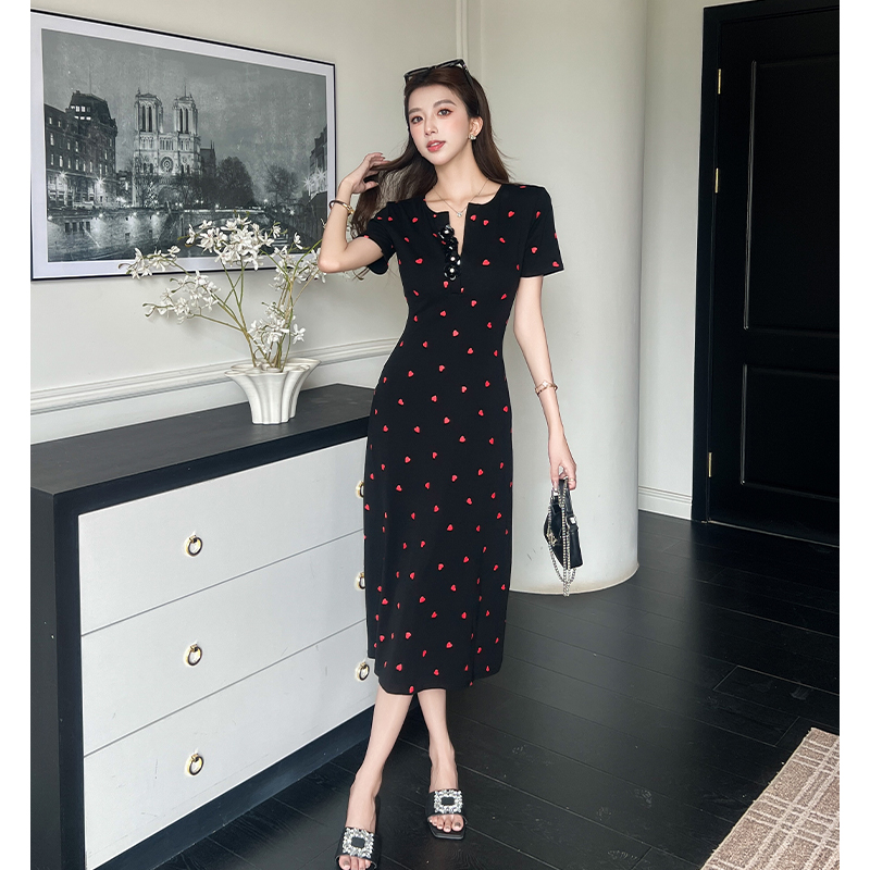 Slim pinched waist heart show young black dress