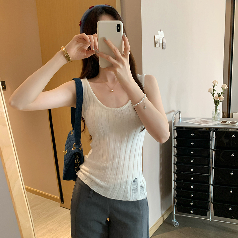 Niche U-neck vest bottoming inside the ride tops for women
